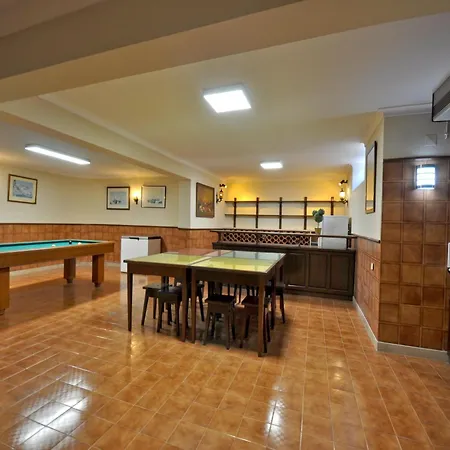 In With Pool Near Golf Courses וילה *