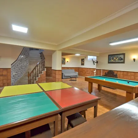 In With Pool Near Golf Courses וילהמורה